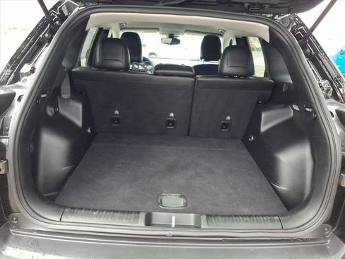 Used 2022 Jeep Cherokee Trailhawk image 16