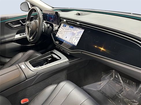 Used 2025 Mercedes-Benz E 350 4MATIC Sedan image 12