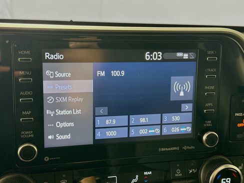 Certified 2022 Toyota Highlander XLE image 15