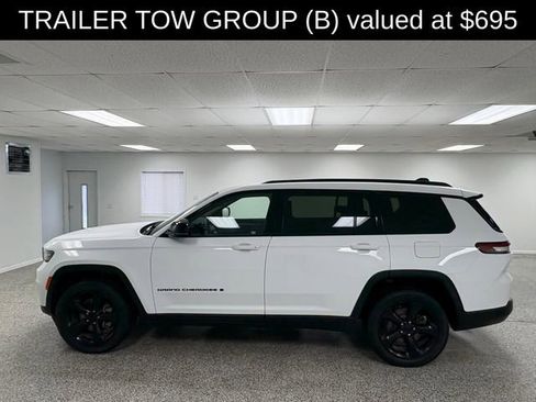 Used 2021 Jeep Grand Cherokee L Laredo image 5
