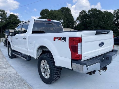 Used 2017 Ford F250 Lariat w/ Lariat Ultimate Package AWD/4WD image 5