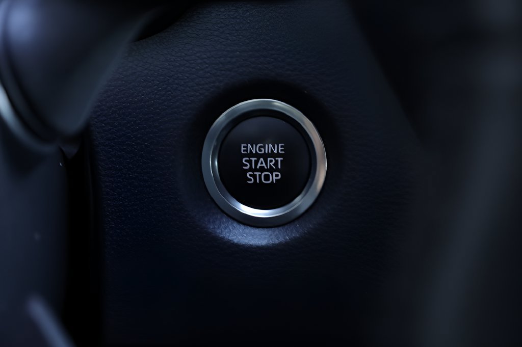 Certified 2025 Toyota Corolla SE w/ SE Package FWD image 33