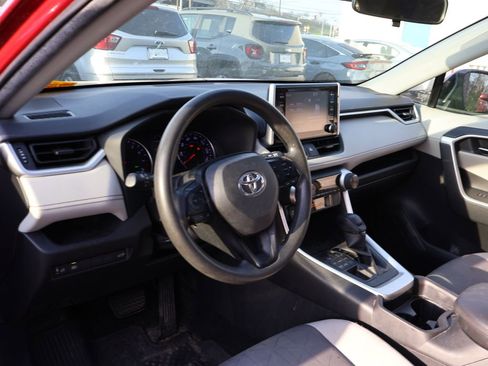 Used 2019 Toyota RAV4 XLE w/ Convenience Package image 9