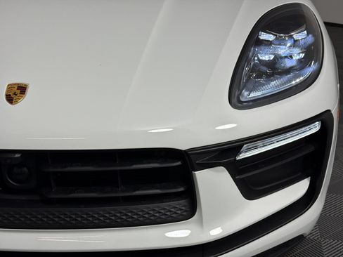 Used 2026 Porsche Macan AWD/4WD image 12