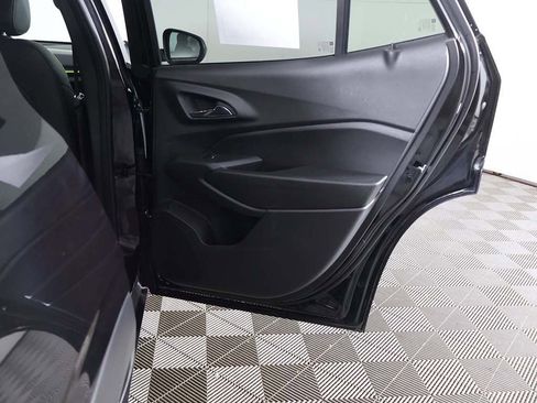 Used 2025 Chevrolet Trax ACTIV w/ Sunroof Package image 28