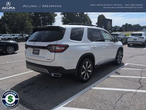 Used 2025 Honda Pilot Touring image 8