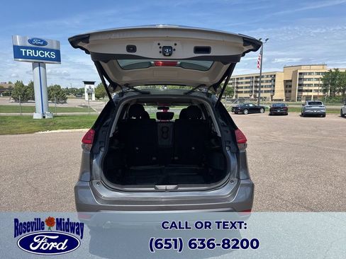 Used 2018 Nissan Rogue SV w/ Premium Package AWD/4WD image 36