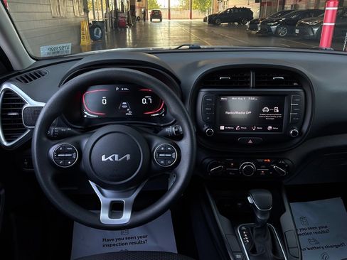 Used 2025 Kia Soul LX w/ LX Technology Package FWD image 12