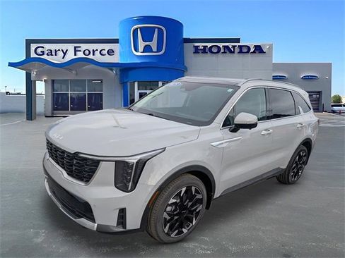 Used 2025 Kia Sorento SX image 4