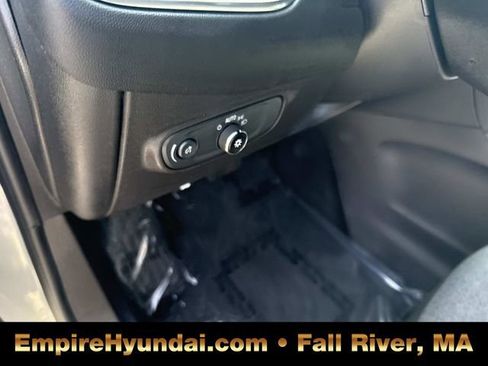 Used 2024 Chevrolet Equinox LT image 23