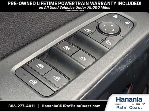 Used 2025 Nissan Pathfinder SV AWD/4WD image 25