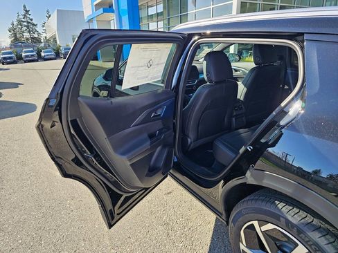 New 2026 Chevrolet Equinox EV LT image 15