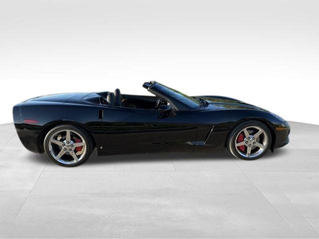 Used 2006 Chevrolet Corvette Convertible w/ Preferred Equipment Group RWD image 2