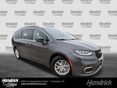 Used 2022 Chrysler Pacifica Touring-L image 1