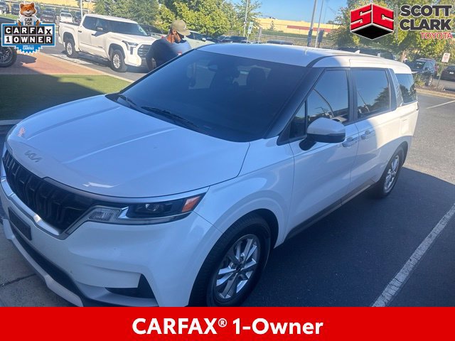 Used 2022 Kia Carnival LX FWD image 2