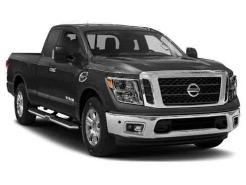 Used 2019 Nissan Titan SV w/ SV Convenience Package image 9