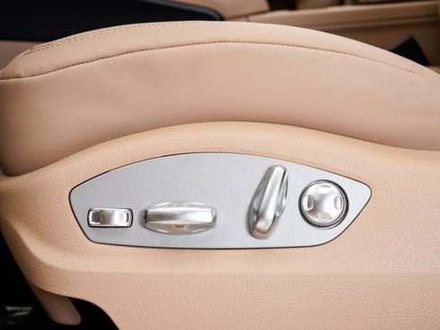 New 2025 Porsche Macan image 12