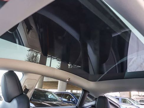 Used 2024 Tesla Model Y 2WD image 25