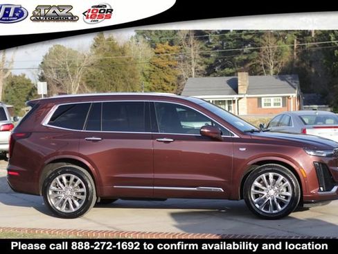 Used 2023 Cadillac XT6 Premium Luxury w/ Technology Package image 8