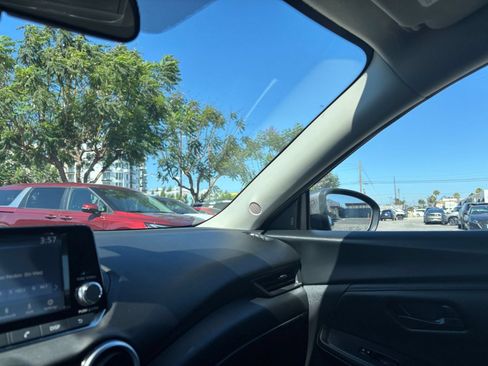 Used 2025 Nissan Sentra S FWD image 30