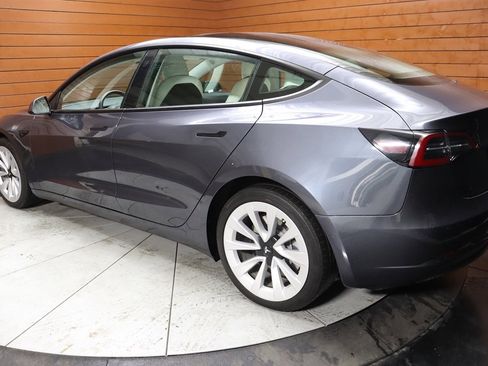 Used 2022 Tesla Model 3 image 9