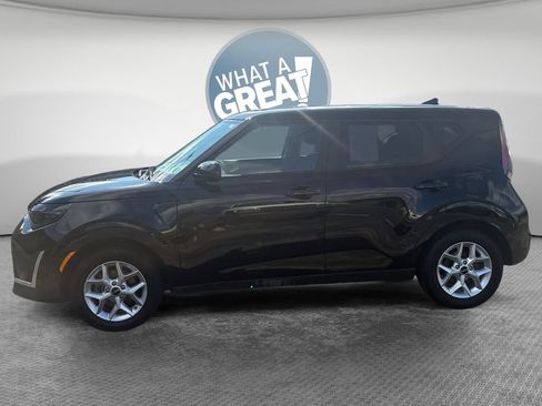 Used 2025 Kia Soul LX w/ LX Technology Package FWD image 7