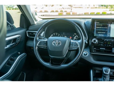 Used 2021 Toyota Highlander Platinum AWD/4WD image 23