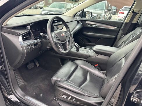 Used 2017 Cadillac XT5 Luxury AWD/4WD image 10