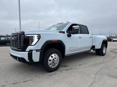 New 2026 GMC Sierra 3500 Denali Ultimate AWD/4WD image 2