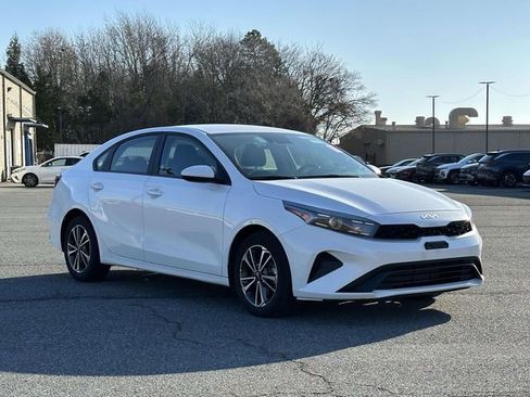 Used 2024 Kia Forte LXS image 6