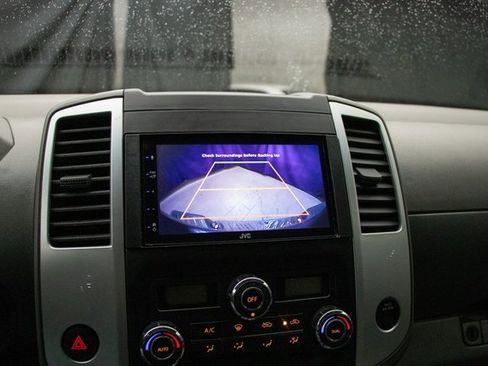 Used 2021 Nissan Frontier SV image 34