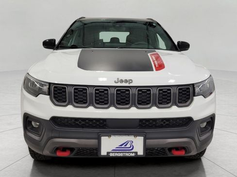 Used 2025 Jeep Compass Trailhawk AWD/4WD image 14