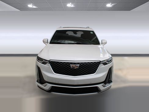 Used 2022 Cadillac XT6 Premium Luxury w/ Technology Package image 6