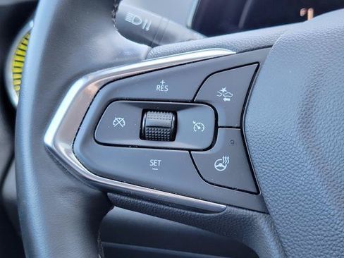 Used 2024 Chevrolet Trax ACTIV w/ Sunroof Package FWD image 20