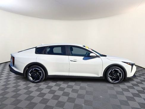 Certified 2025 Kia K4 EX image 9