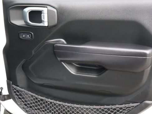 Used 2020 Jeep Gladiator Sport w/ Quick Order Package 24S image 17