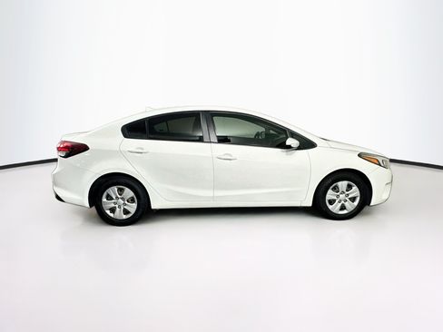 Used 2018 Kia Forte LX FWD image 10