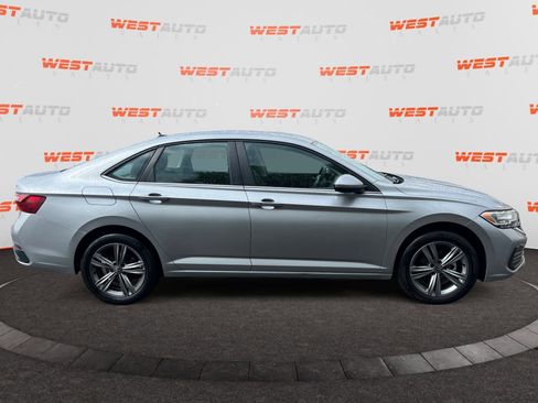 Used 2024 Volkswagen Jetta SE image 6