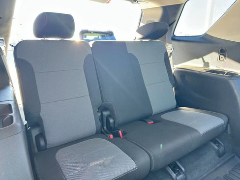 Used 2020 Chevrolet Traverse LT w/ LPO, Floor Liner Package image 39