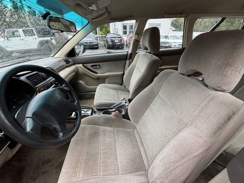 Used 2002 Subaru Outback Wagon image 9
