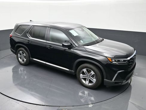 Used 2025 Honda Pilot EX-L image 18