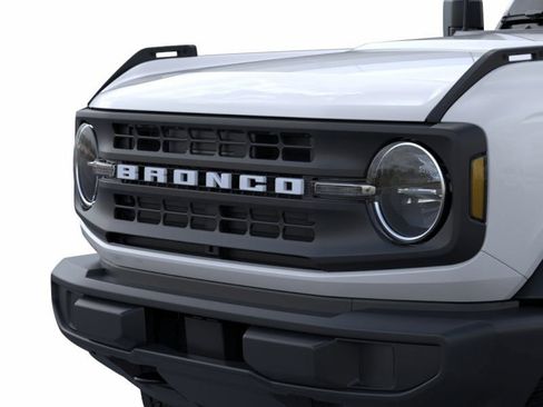 New 2025 Ford Bronco 4-Door AWD/4WD image 19