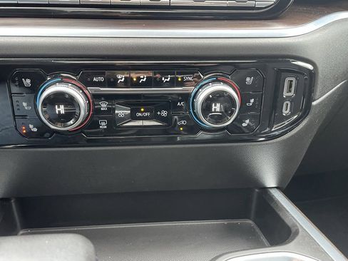 Certified 2022 GMC Sierra 1500 SLT w/ SLT Convenience Package image 37