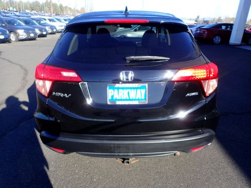 Used 2017 Honda HR-V EX image 4
