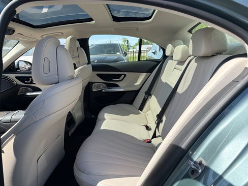 Used 2025 Mercedes-Benz E 450 4MATIC Sedan image 34