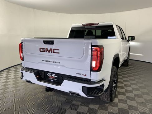Used 2025 GMC Sierra 1500 AT4 w/ Technology Package image 3