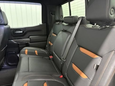 Used 2022 GMC Sierra 1500 AT4 w/ AT4 Premium Package AWD/4WD image 11