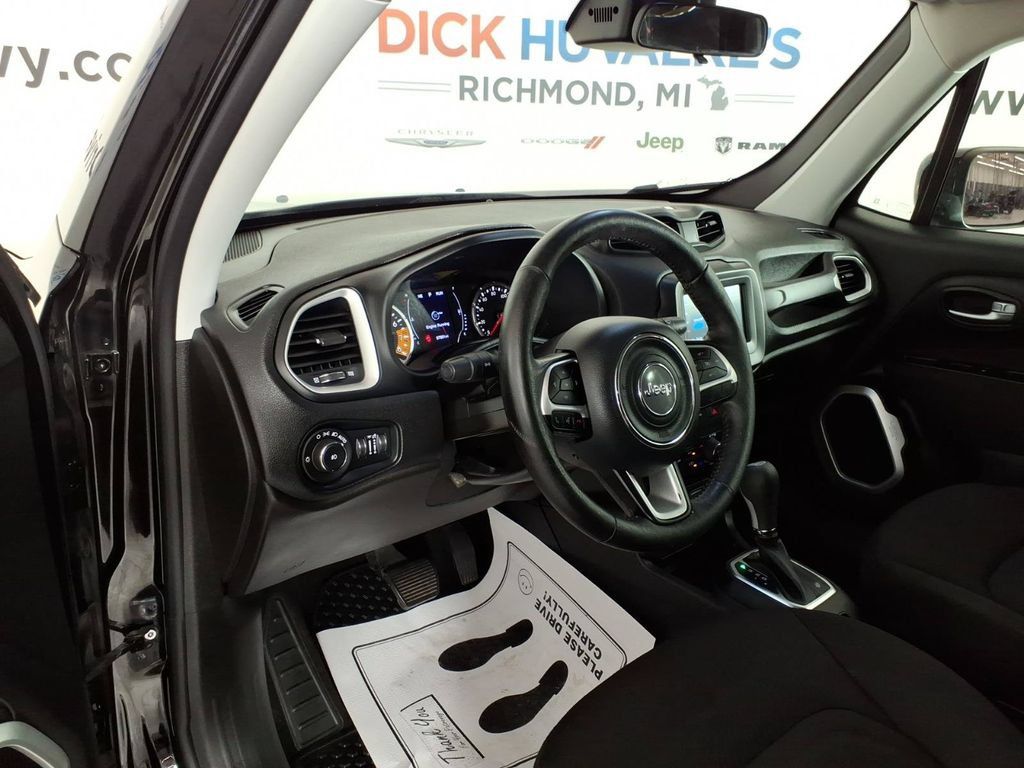 Used 2020 Jeep Renegade Latitude w/ Cold Weather Group AWD/4WD image 12