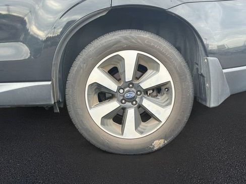 Used 2018 Subaru Forester 2.5i Limited AWD/4WD image 9