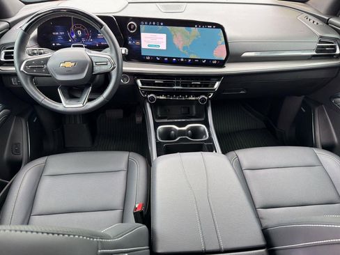 Certified 2025 Chevrolet Traverse LT w/ Enhanced Driving Package FWD image 16